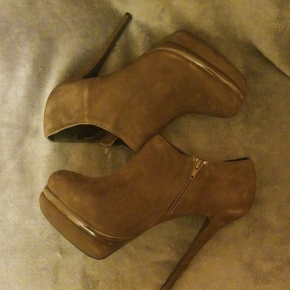 Kelsi Dagger Women's Booties - Picture 3 of 7